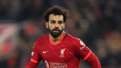 لاعب عربي مرشح لمزاملة صلاح في هجوم ليفربول